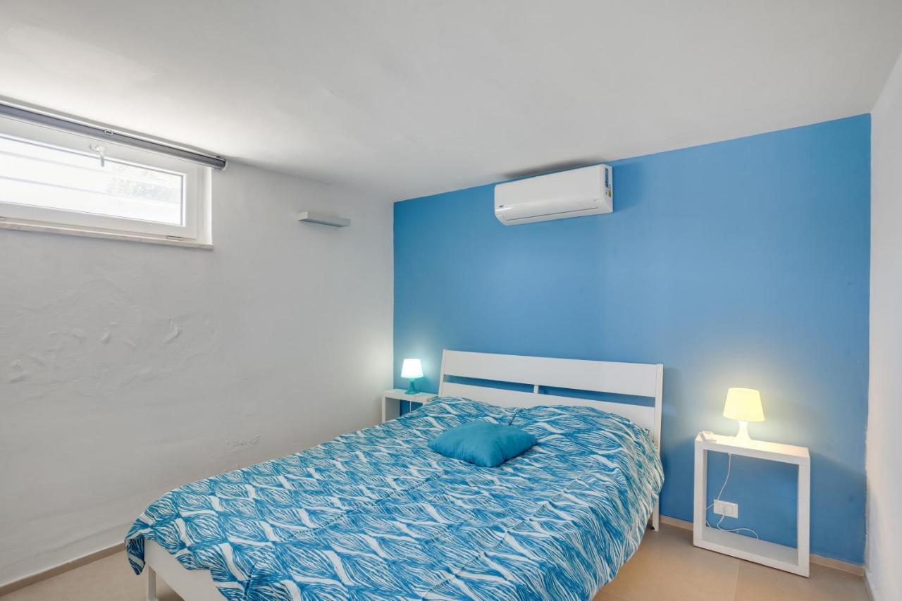 Casalmare Apartments One Step From The Sea Mola di Bari Exterior photo