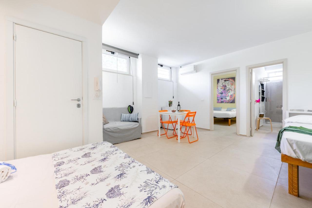 Casalmare Apartments One Step From The Sea Mola di Bari Exterior photo